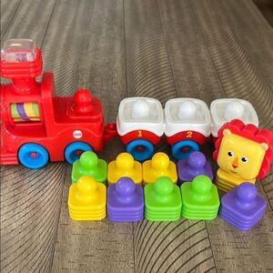Easy as 1 2 3 CLASSIC Choo Choo Train 🚂 and Blocks Toy Set Tiger🐯& 9 blocks!